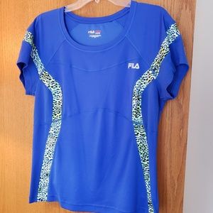 Fila short sleeve workout top. Sixe XL.